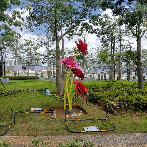 月季花不锈钢雕塑,用金属留住月季花盛开的瞬间